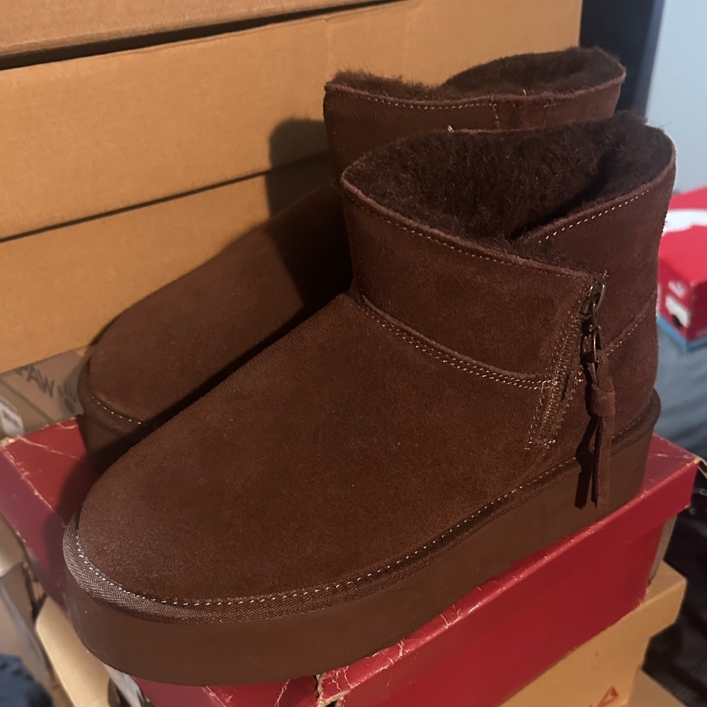 BearPaw brown rubber sole boots